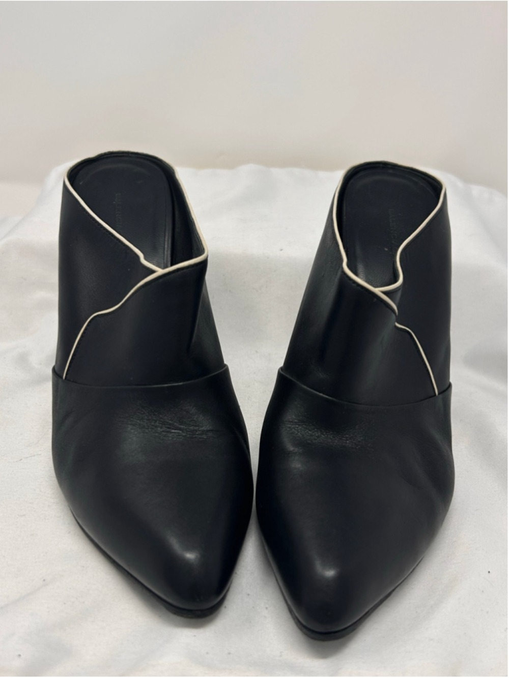 Balenciaga Leather Contrast Trim Pointed Toe Mule Heels EU 39.5 - Picture 2 of 10